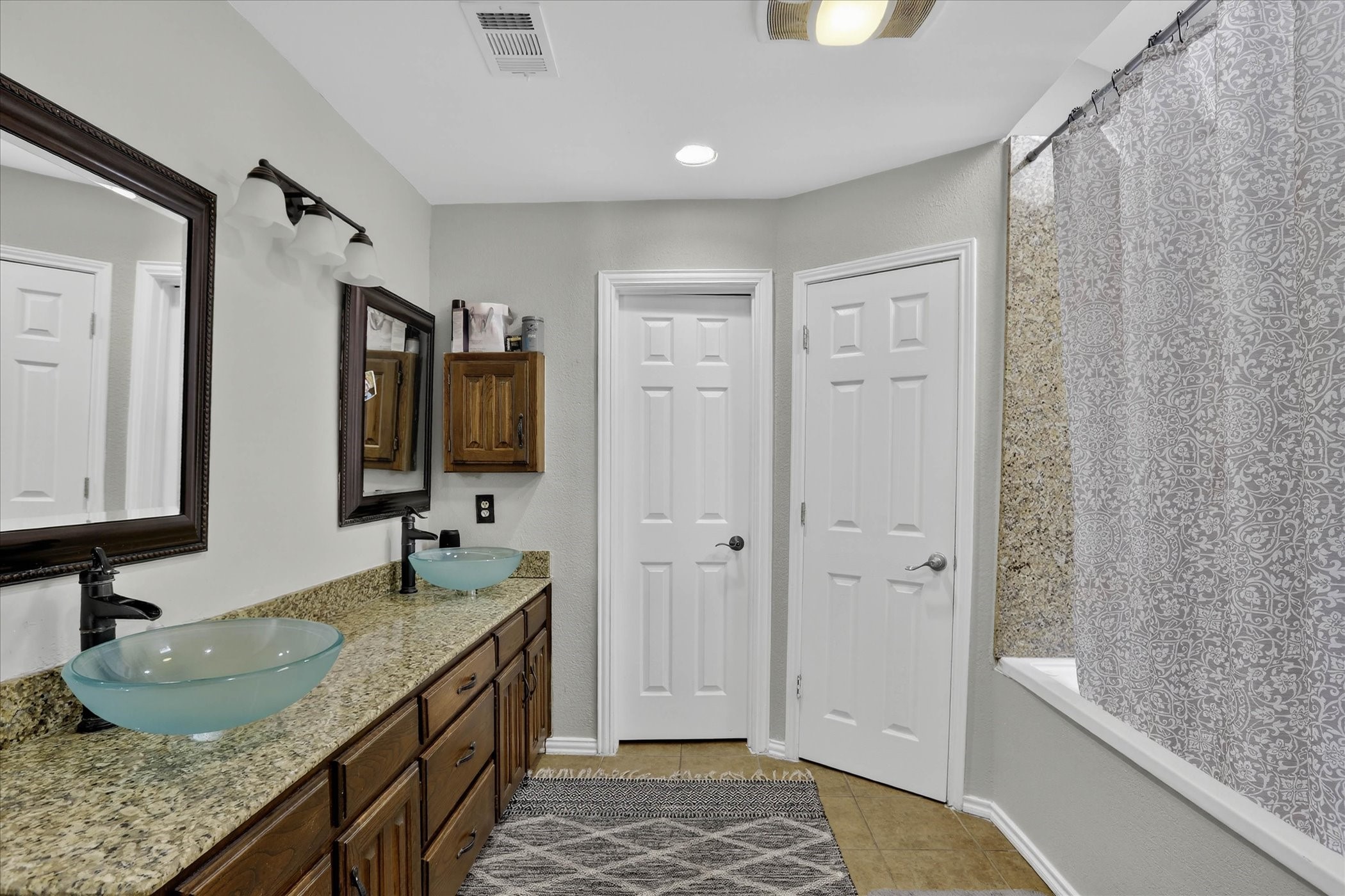 2010 Libby Lane Grand Prairie TX 75050