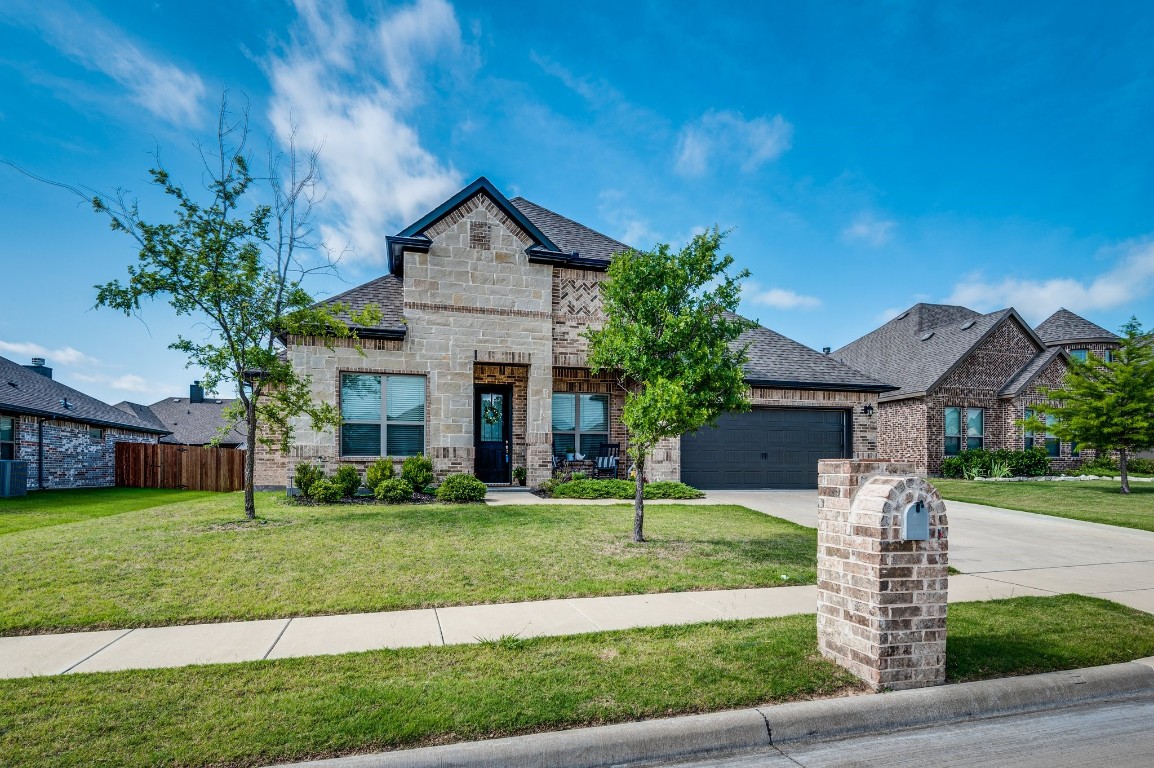 412 Valley Brook Court Waxahachie TX 75165