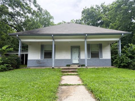 430 Faucett Street Blossom TX 75416