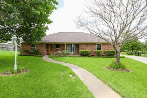 911 Clearview Street Krum TX 76249