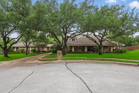 1700 Hampton Court Bedford TX 76021