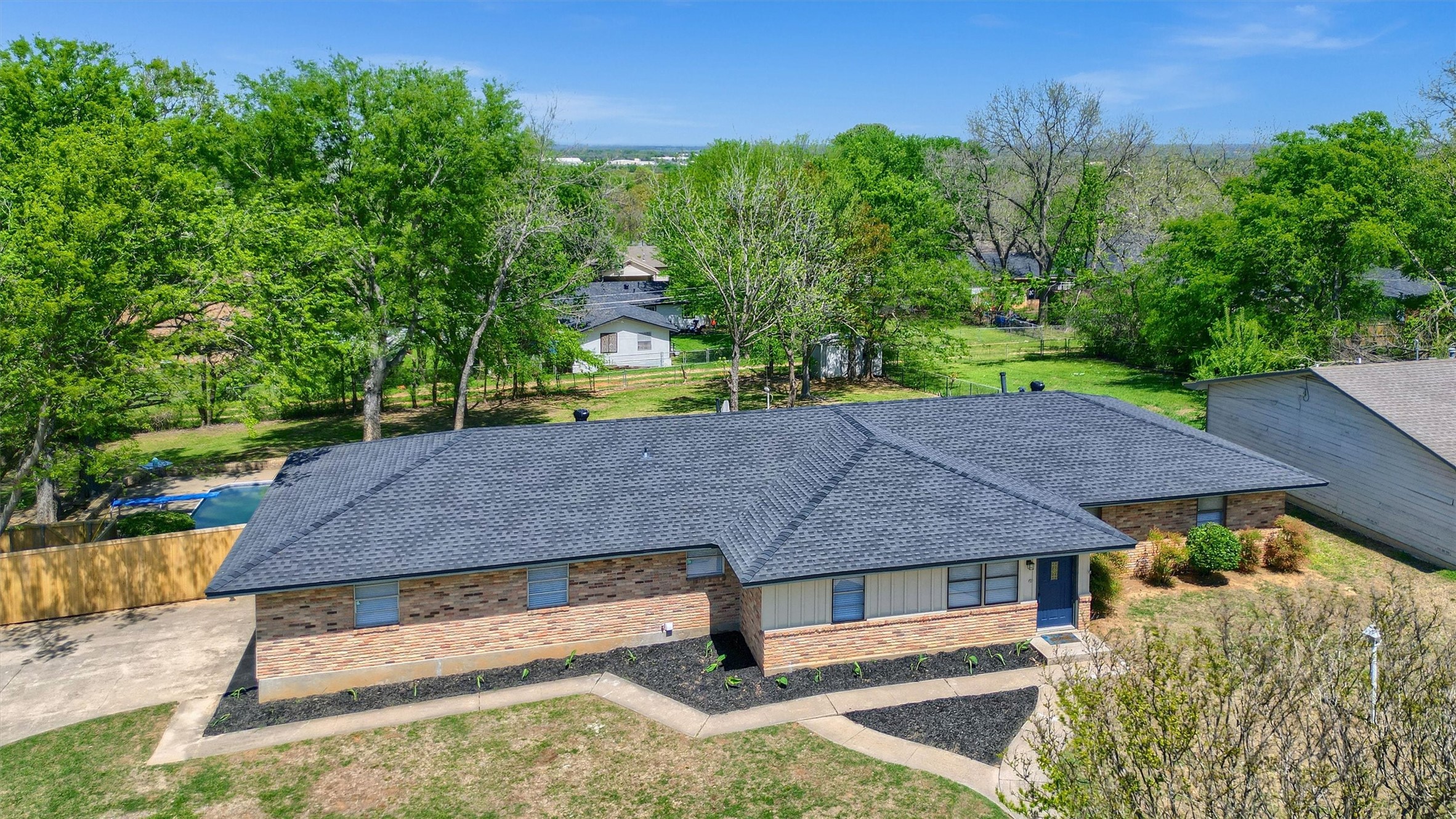 1721 W Washington Street Denison TX 75020
