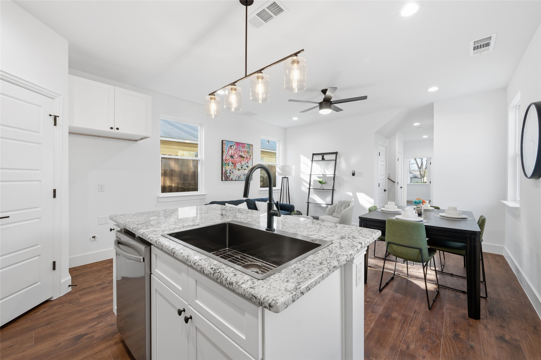1104 E Annie Street Fort Worth TX 76104