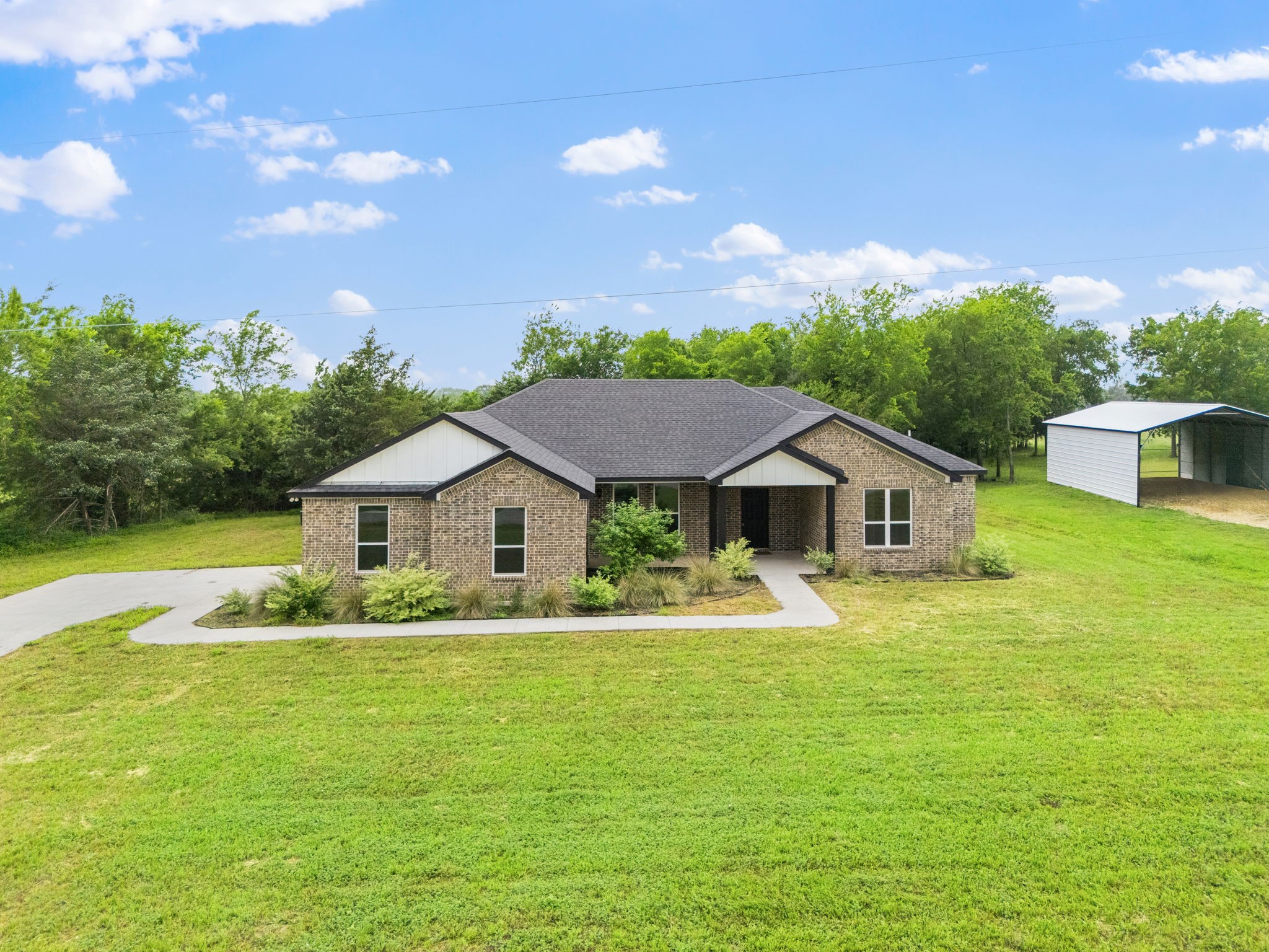646 County Road 4109 Greenville TX 75401