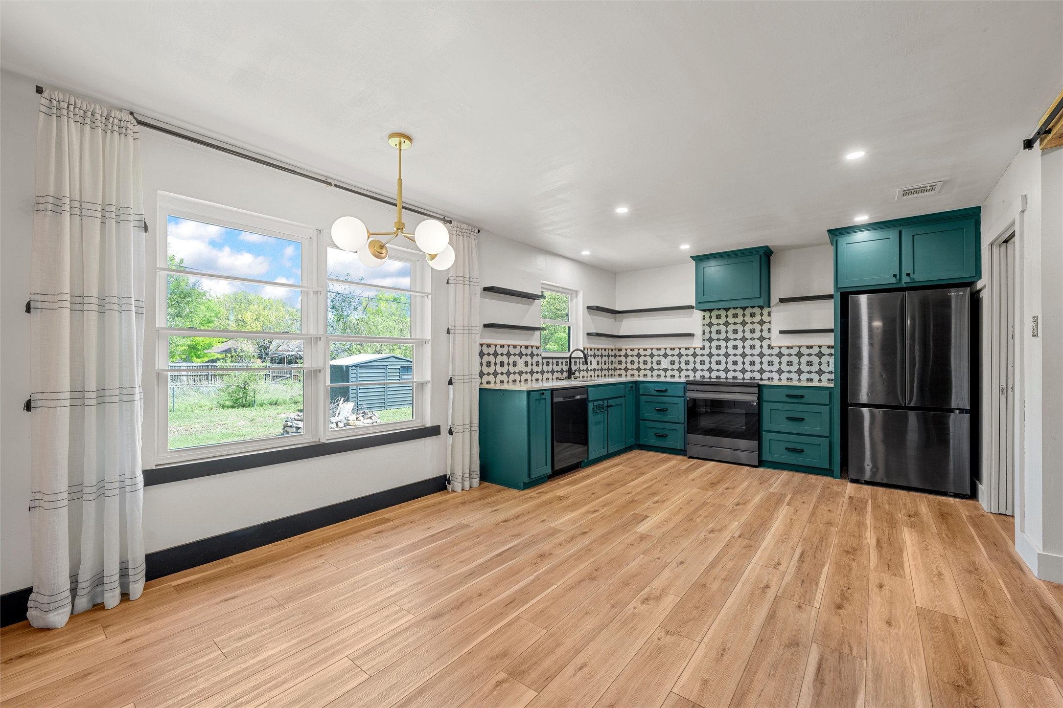 316 Neely Road Hewitt TX 76643