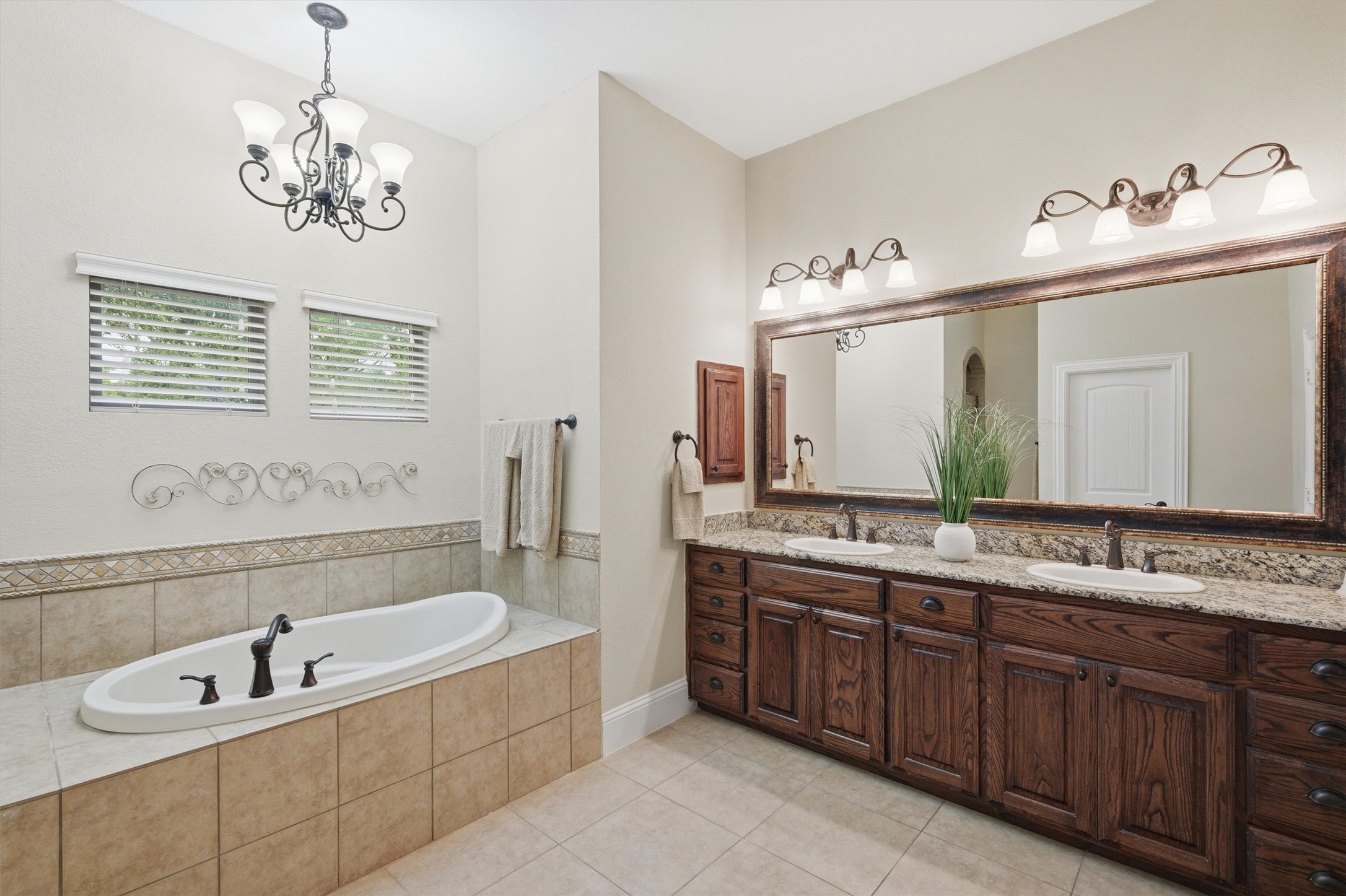 1107 Kiowa Drive E Lake Kiowa TX 76240