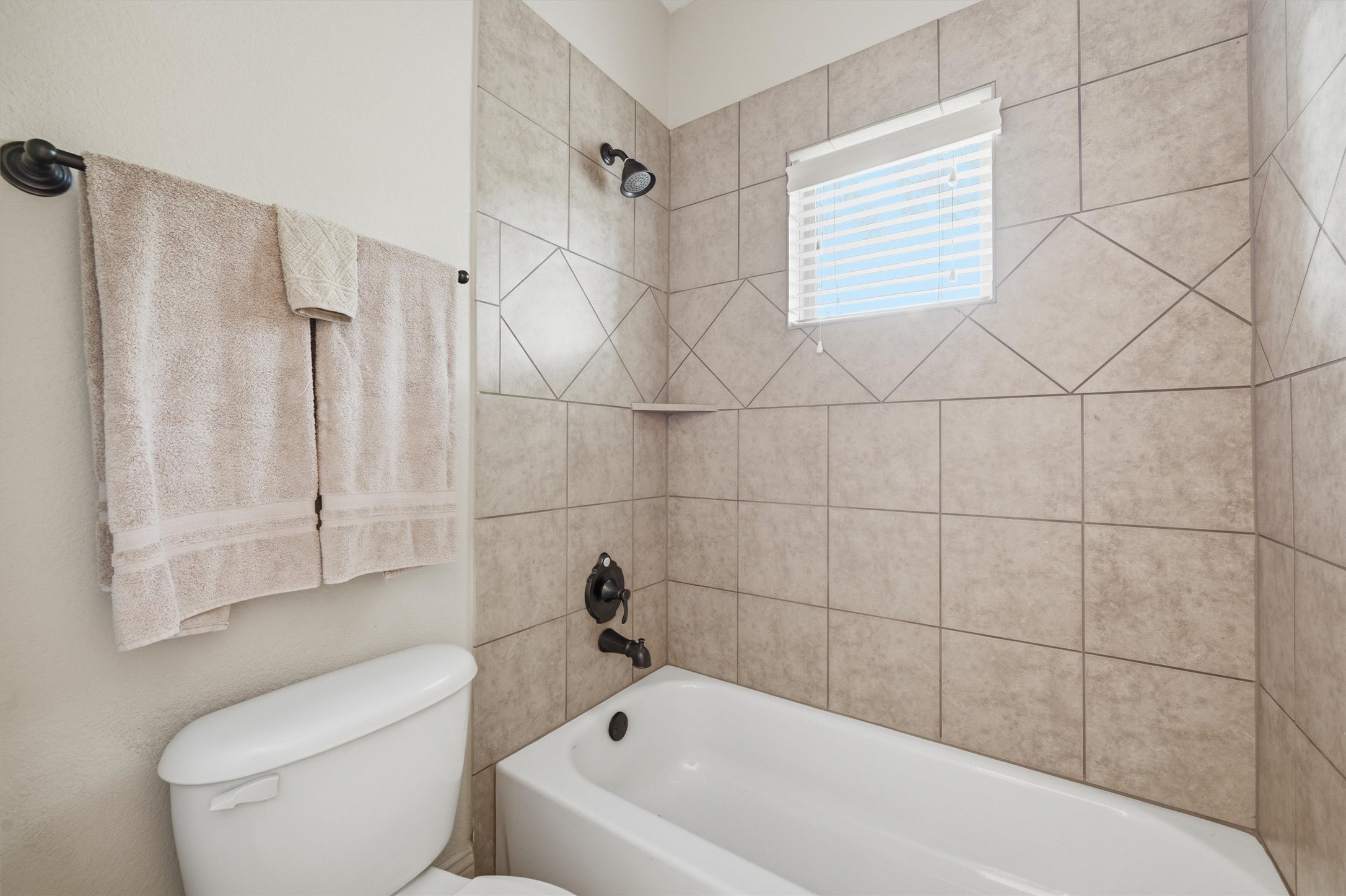 1107 Kiowa Drive E Lake Kiowa TX 76240