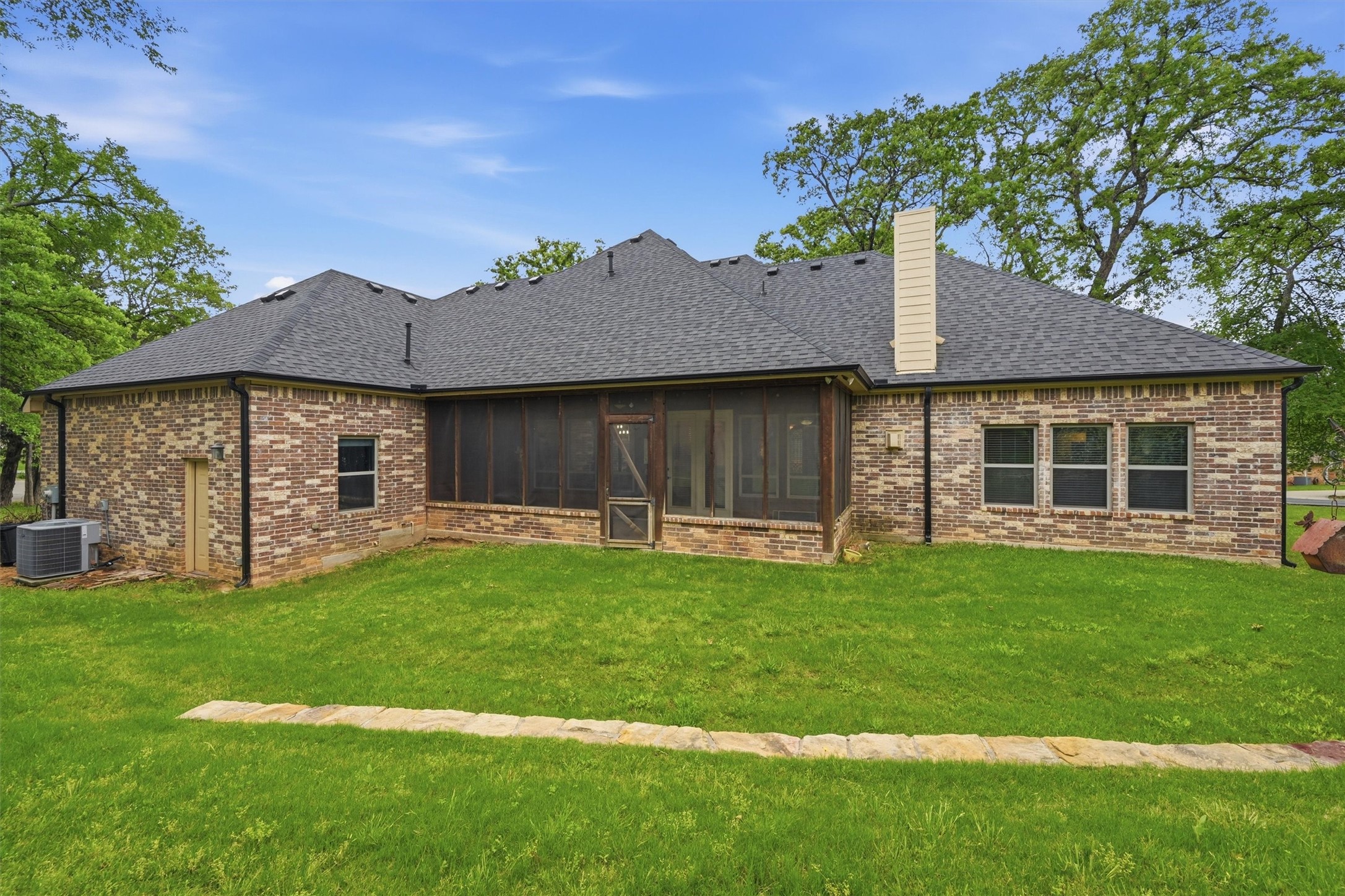 1107 Kiowa Drive E Lake Kiowa TX 76240