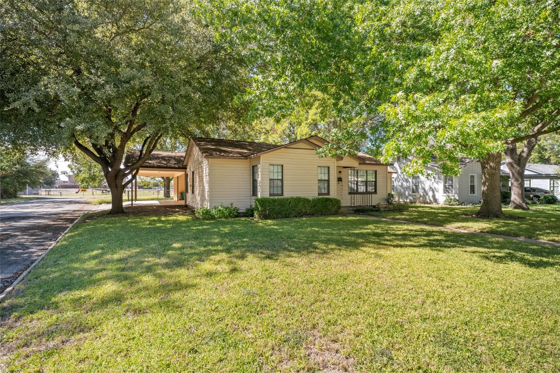 2411 Greenway Drive Brownwood TX 76801
