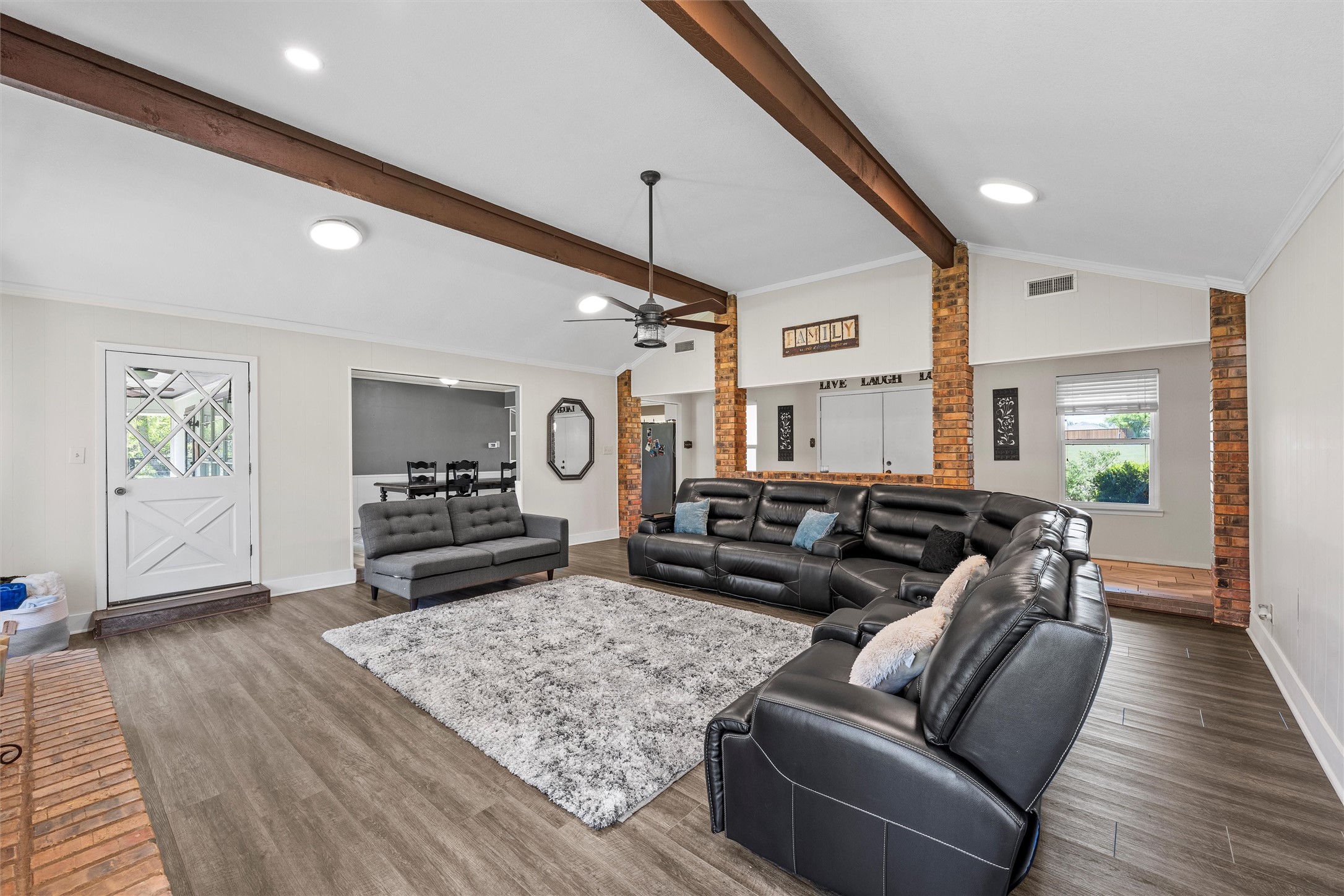 1049 W Moonlight Drive Robinson TX 76706