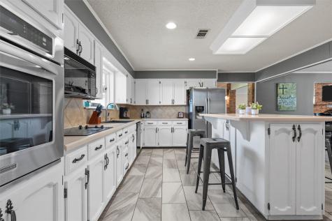 1049 W Moonlight Drive Robinson TX 76706