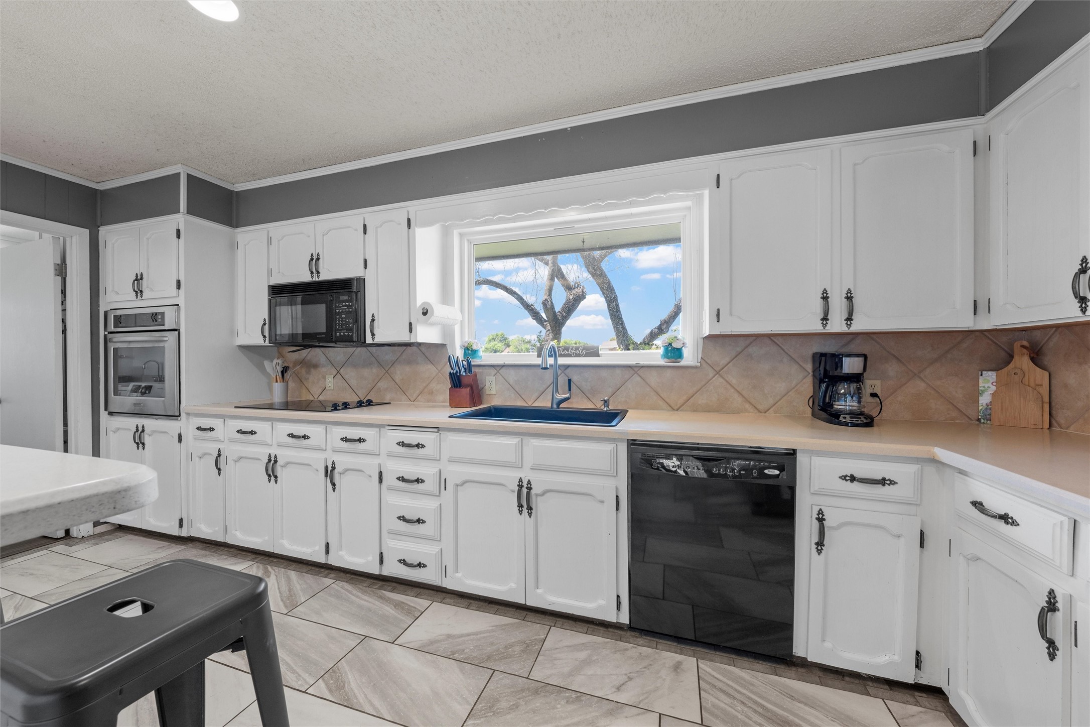 1049 W Moonlight Drive Robinson TX 76706
