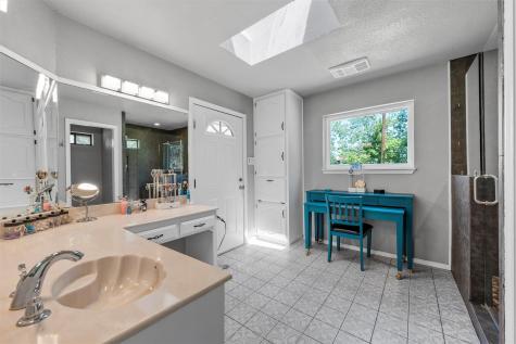 1049 W Moonlight Drive Robinson TX 76706