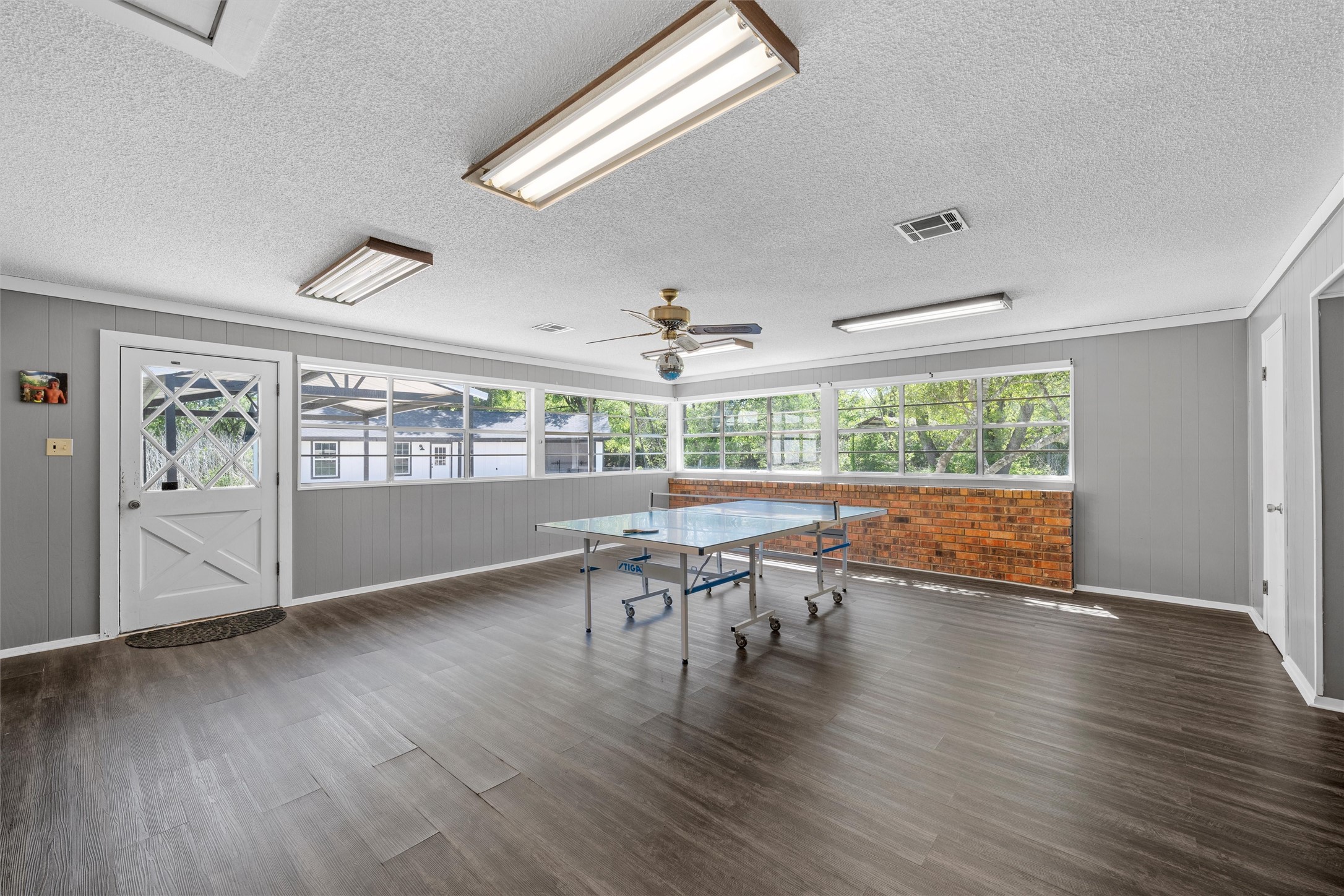 1049 W Moonlight Drive Robinson TX 76706