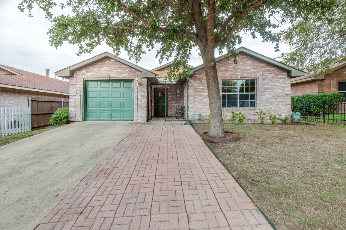 4525 Las Haciendas Drive Dallas TX 75211