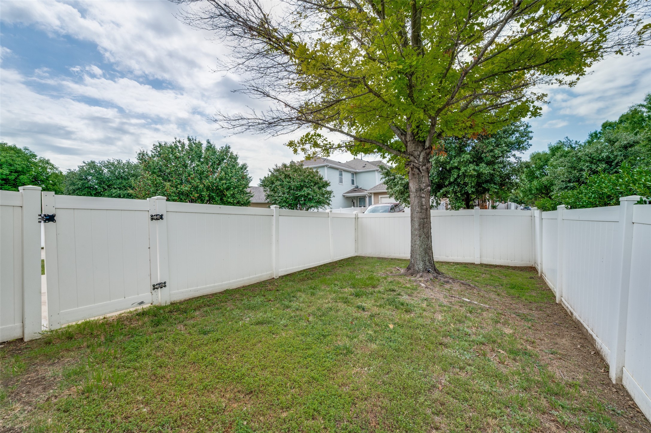 1900 Saint Simons Street Savannah TX 76227