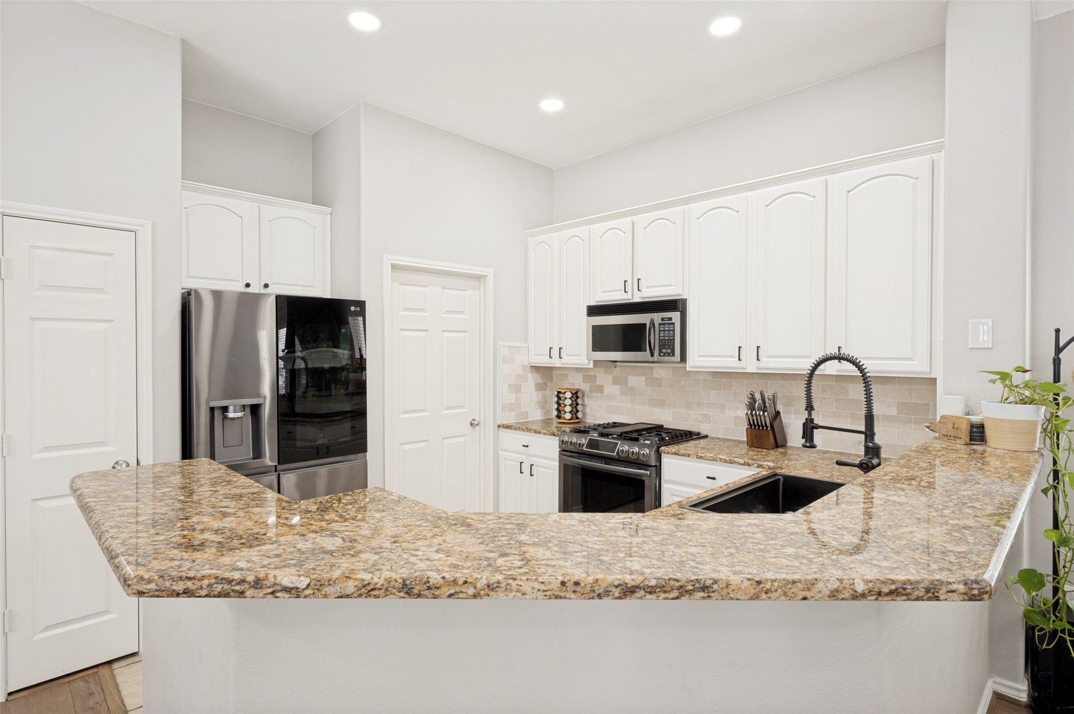 1900 Saint Simons Street Savannah TX 76227