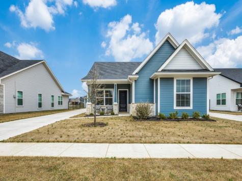1560 Lizzie Lane Burleson TX 76028