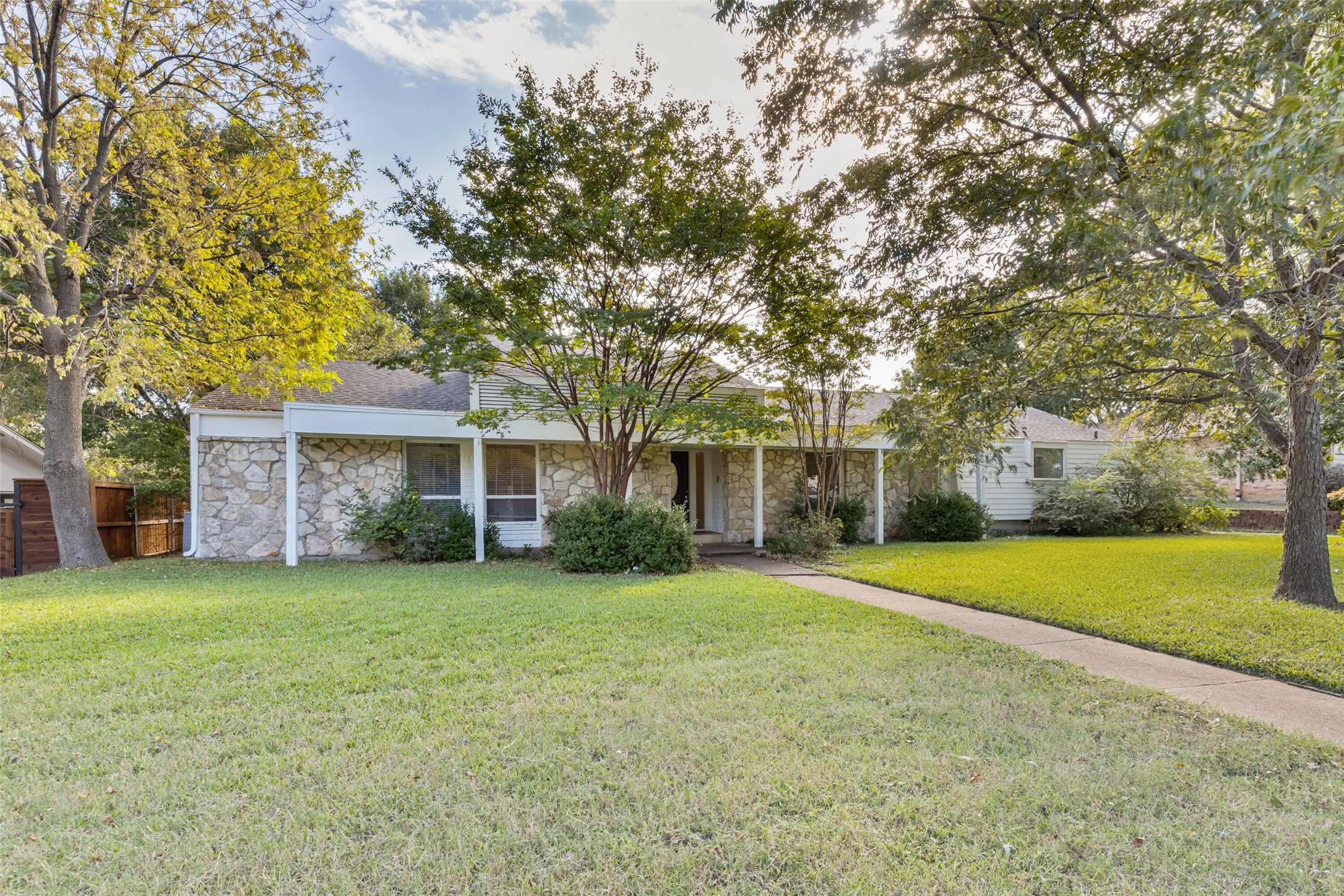 3920 Clear Cove Lane Dallas TX 75244