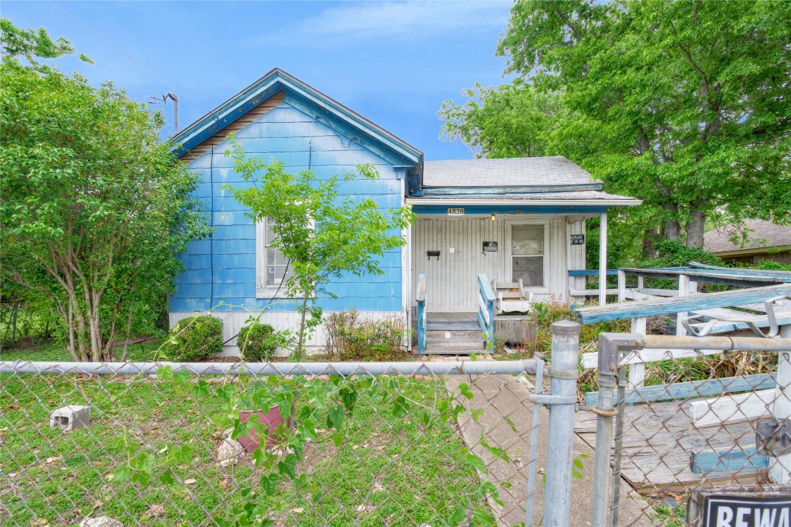 4839 Sapphire Street Dallas TX 75223