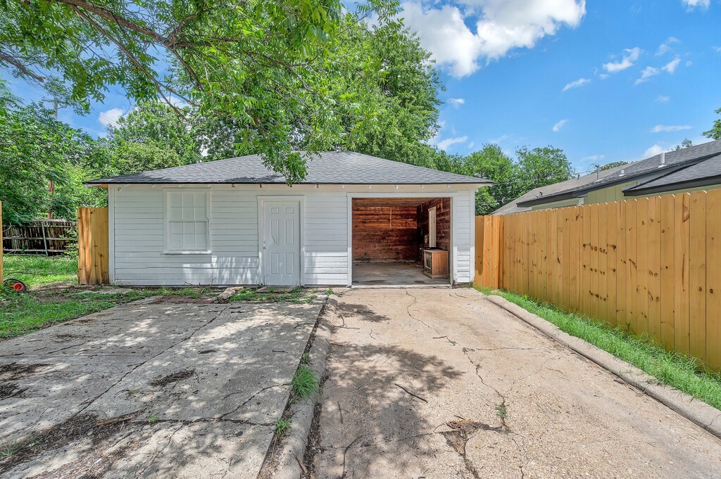 2525 Cole Avenue Waco TX 76707
