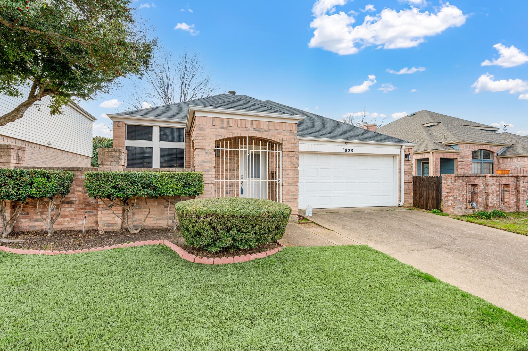 1828 Realistic Court Bedford TX 76021