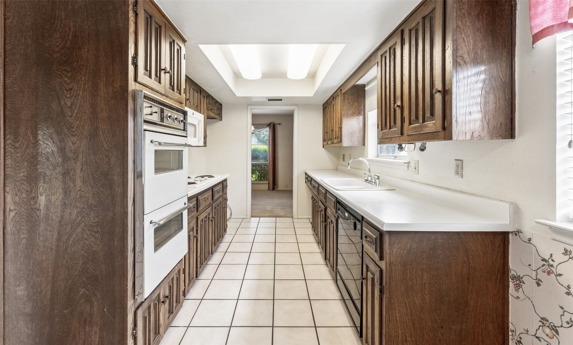 1017 Ravencroft Drive Garland TX 75043