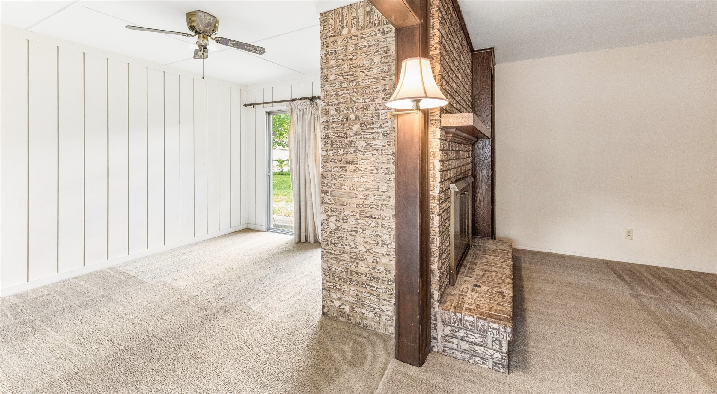 1017 Ravencroft Drive Garland TX 75043