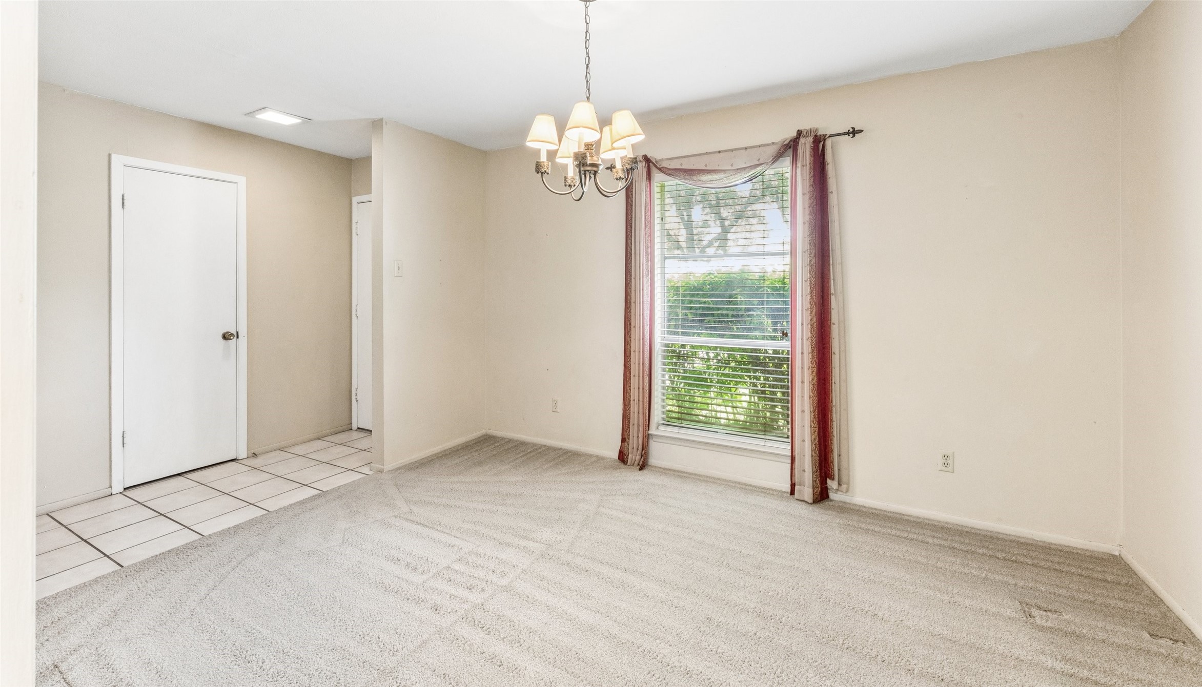 1017 Ravencroft Drive Garland TX 75043