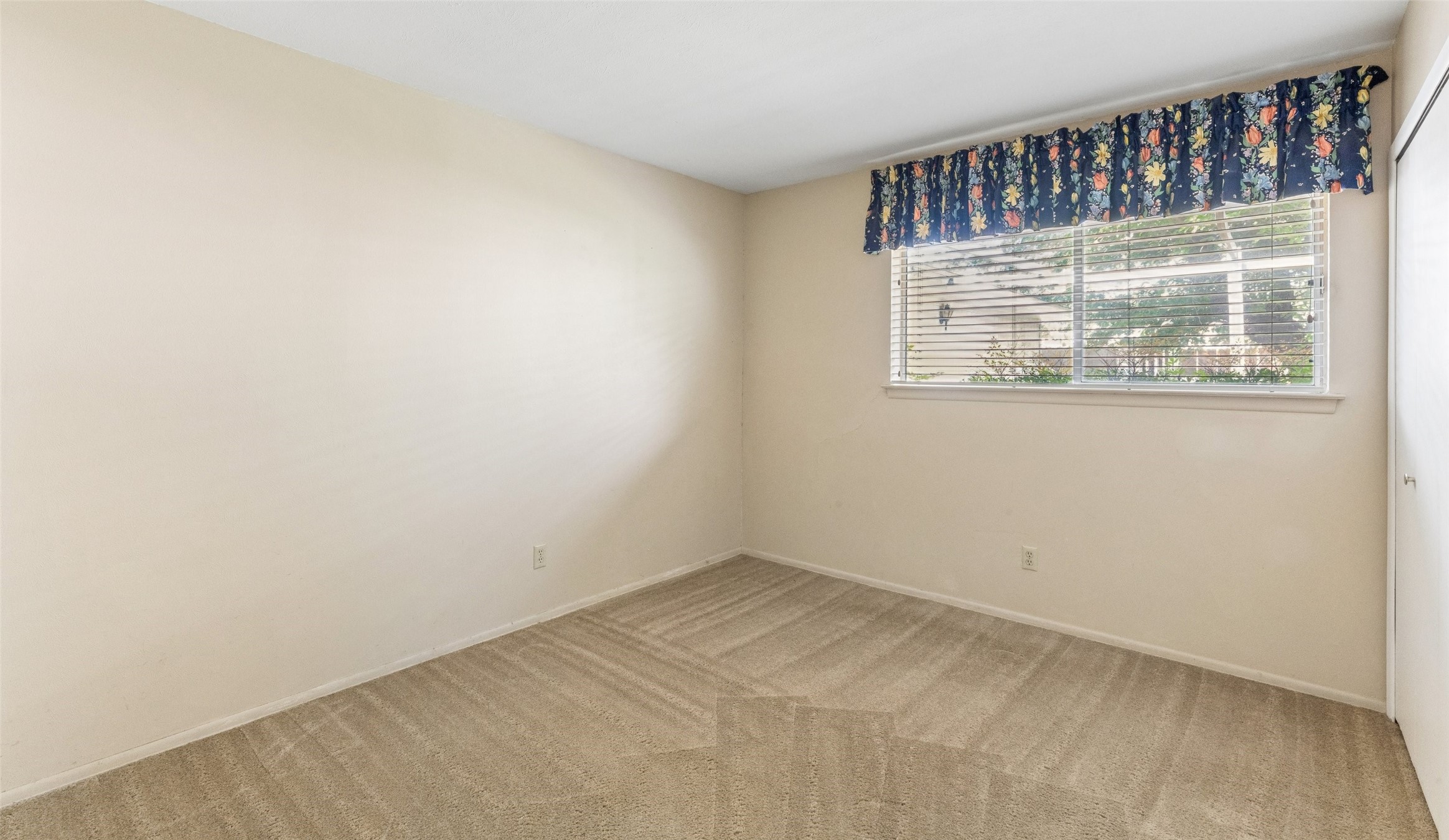 1017 Ravencroft Drive Garland TX 75043