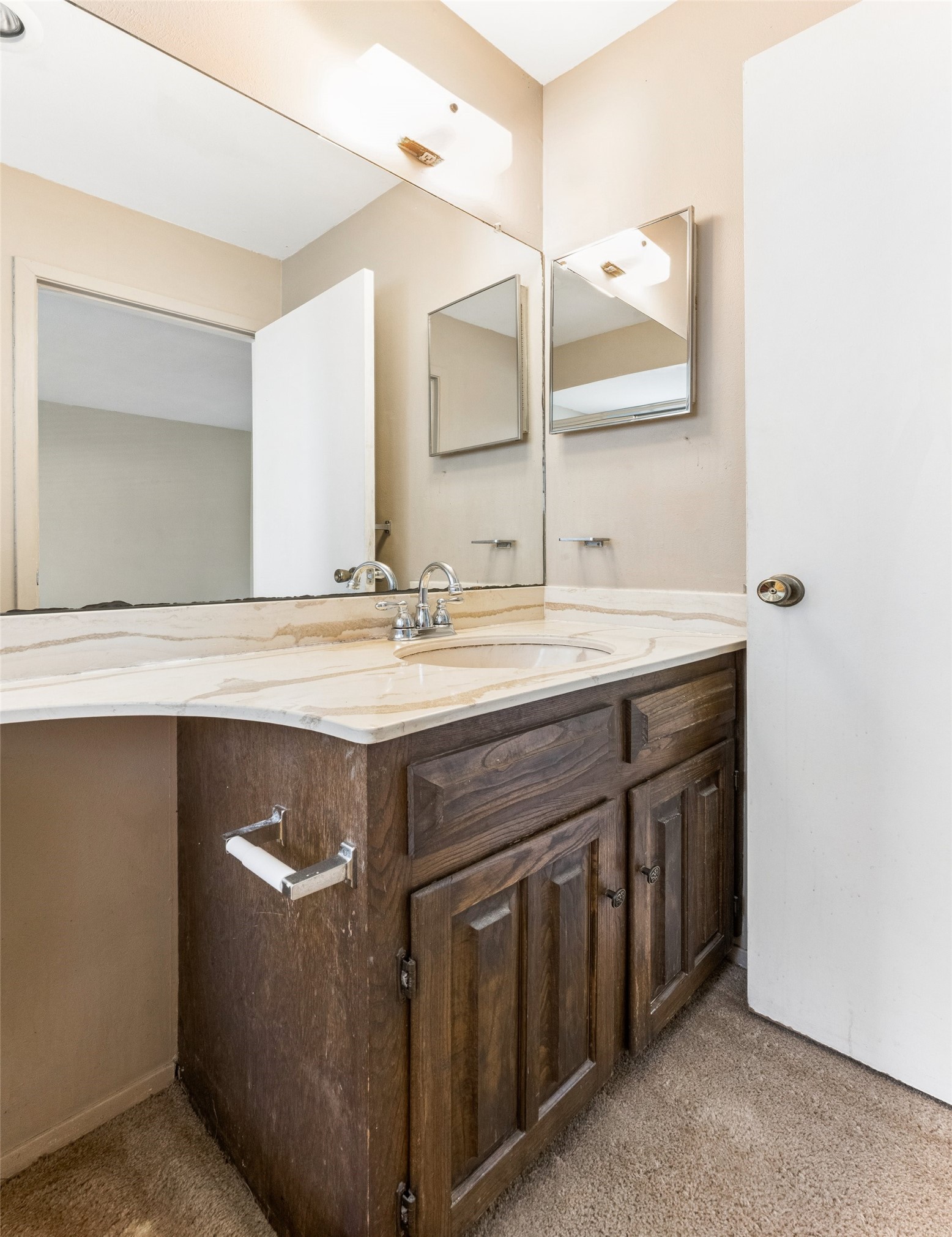 1017 Ravencroft Drive Garland TX 75043