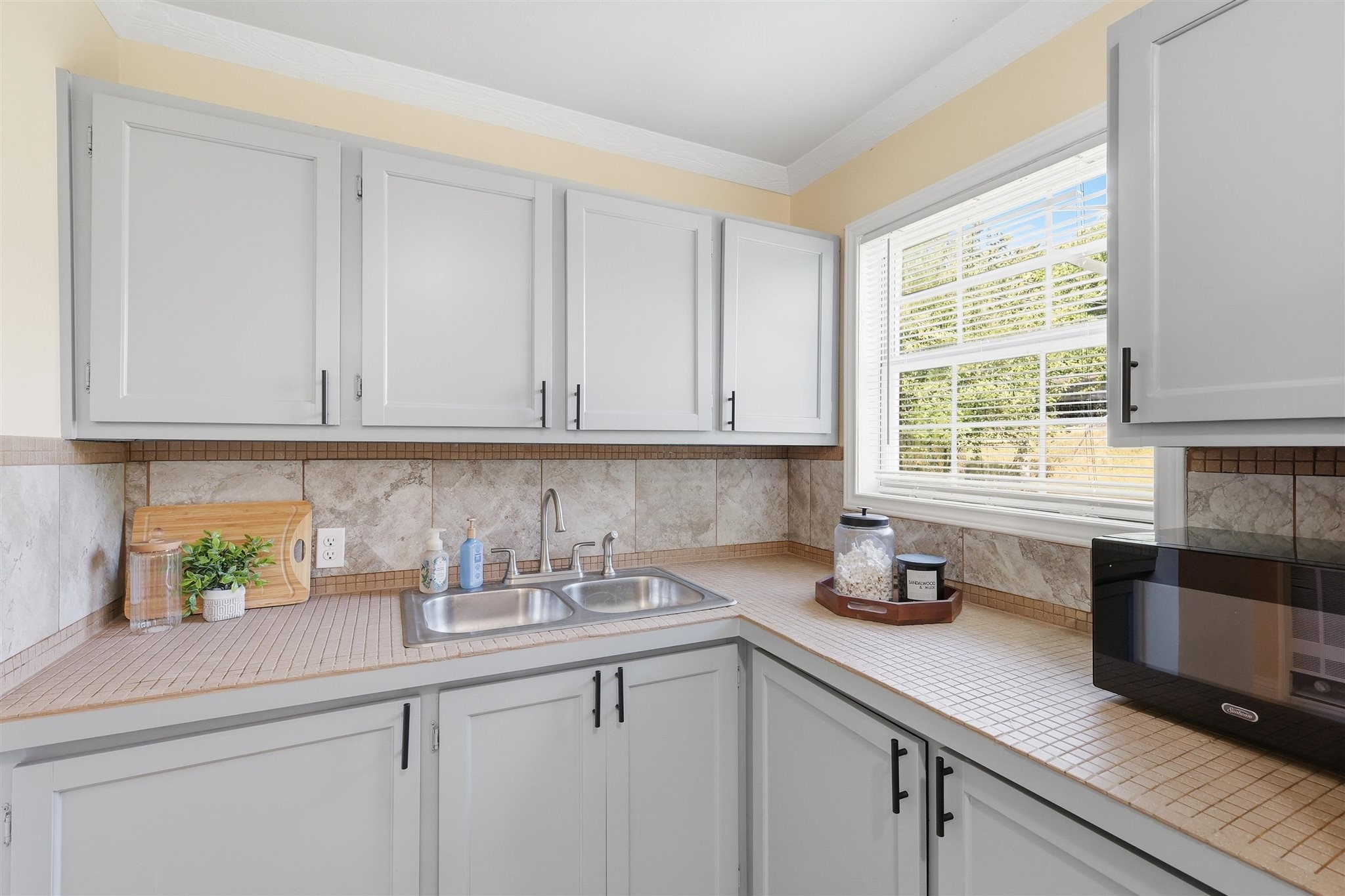 2308 Tanneyhill Lane Fort Worth TX 76112