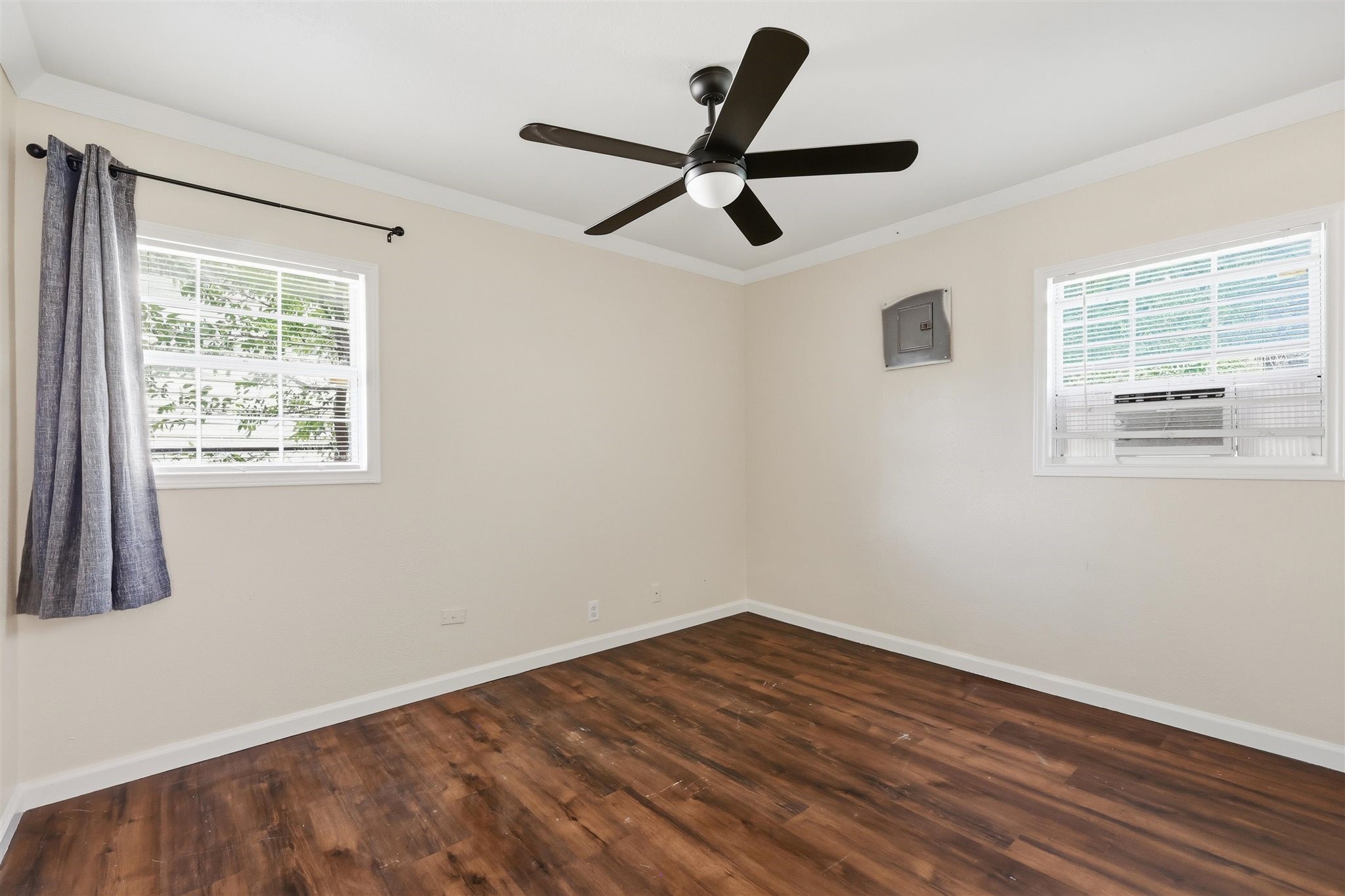 2308 Tanneyhill Lane Fort Worth TX 76112