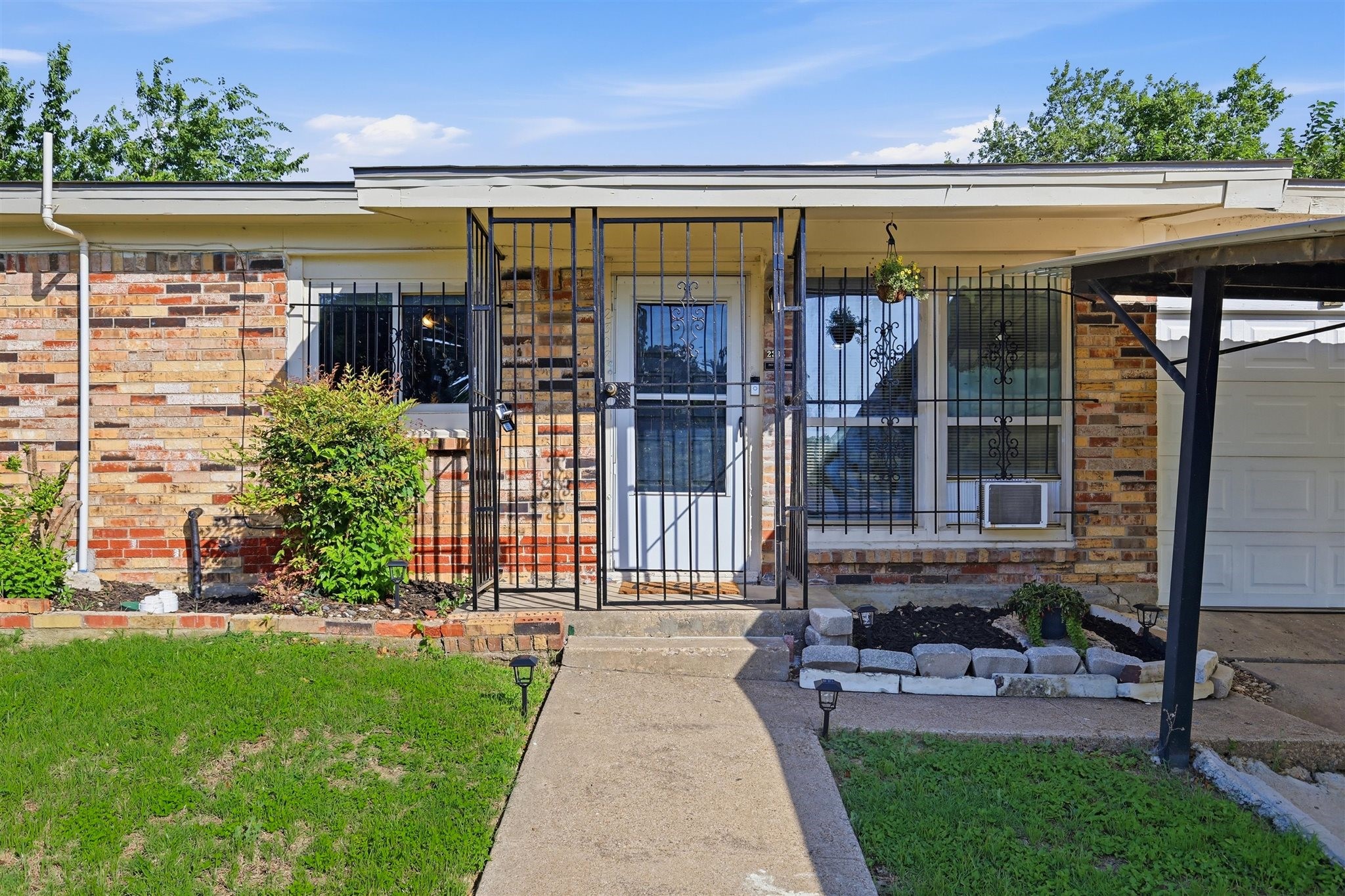 2308 Tanneyhill Lane Fort Worth TX 76112