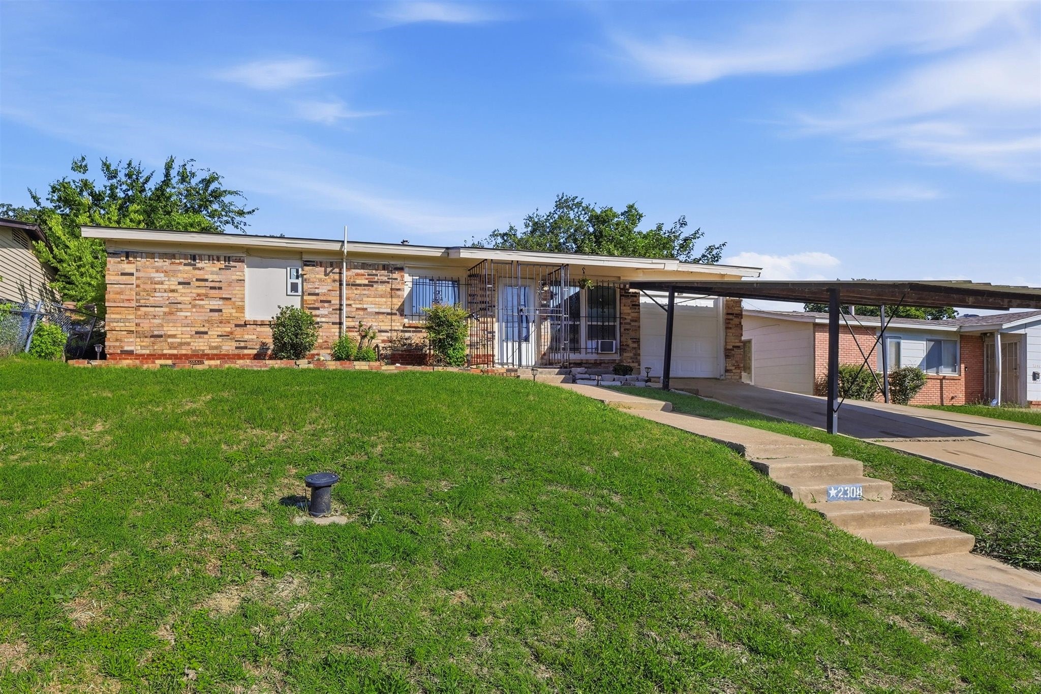 2308 Tanneyhill Lane Fort Worth TX 76112