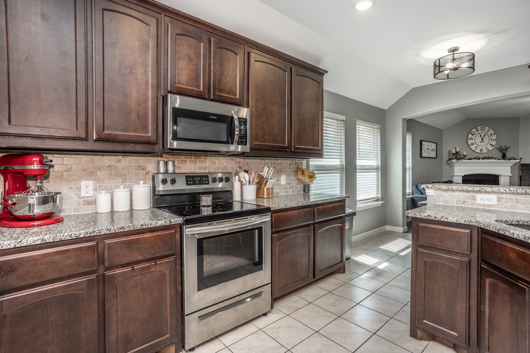 1816 Vallana Drive Gainesville TX 76240
