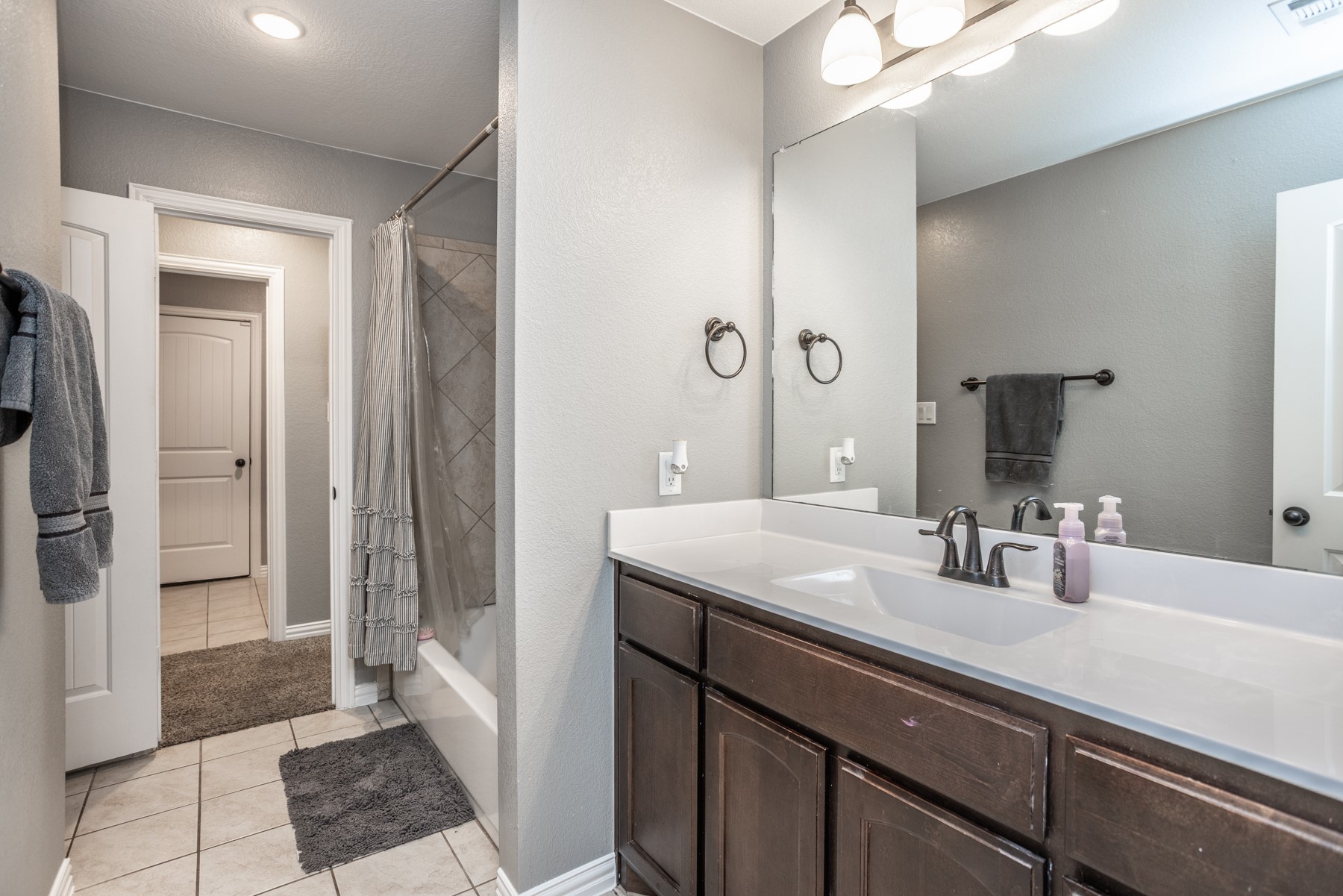 1816 Vallana Drive Gainesville TX 76240
