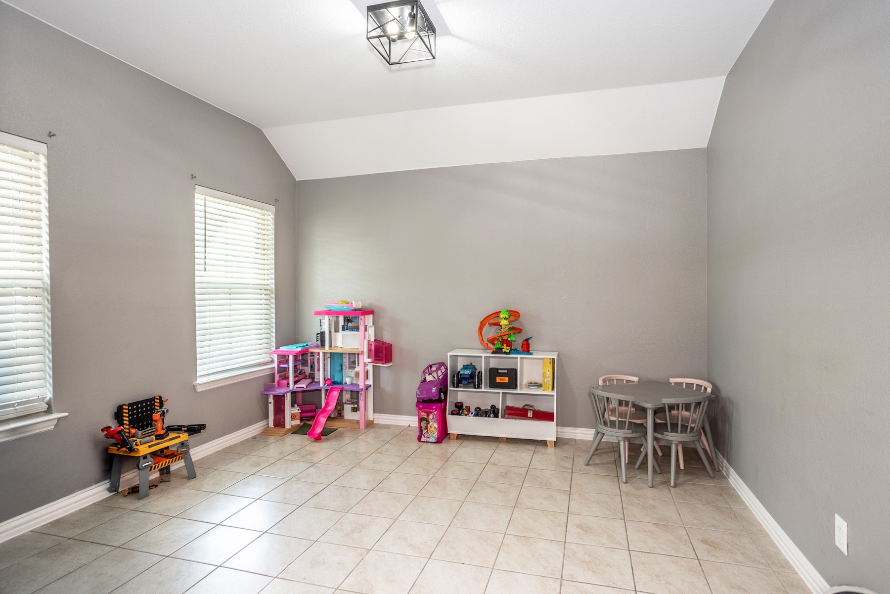 1816 Vallana Drive Gainesville TX 76240