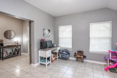 1816 Vallana Drive Gainesville TX 76240