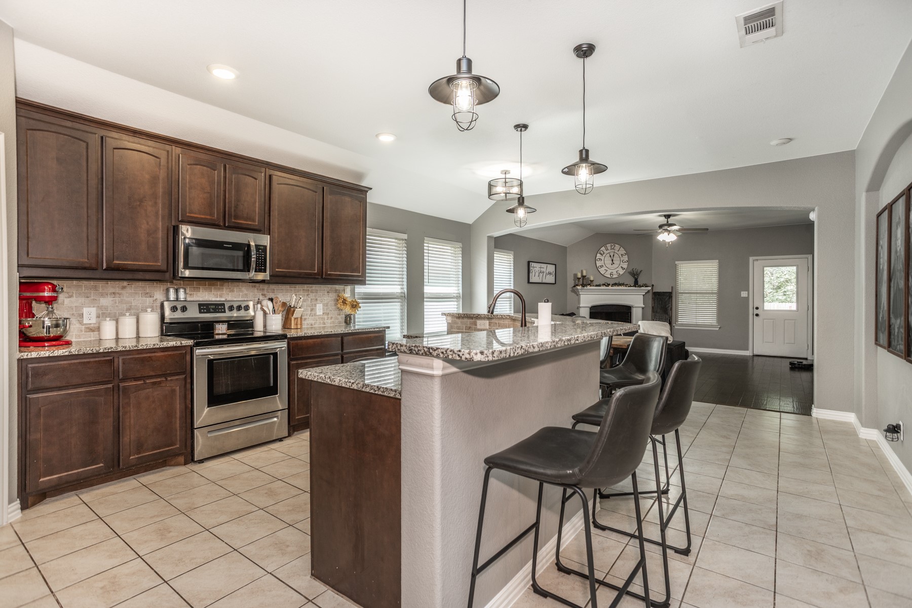 1816 Vallana Drive Gainesville TX 76240