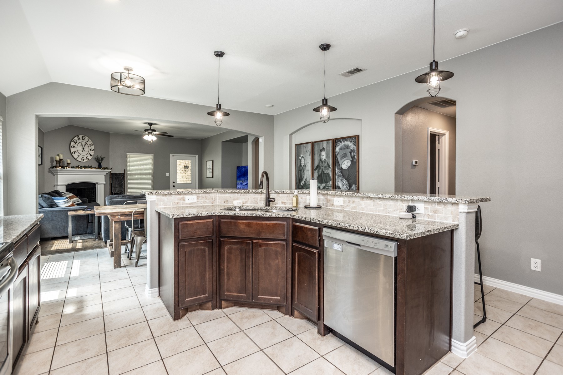 1816 Vallana Drive Gainesville TX 76240