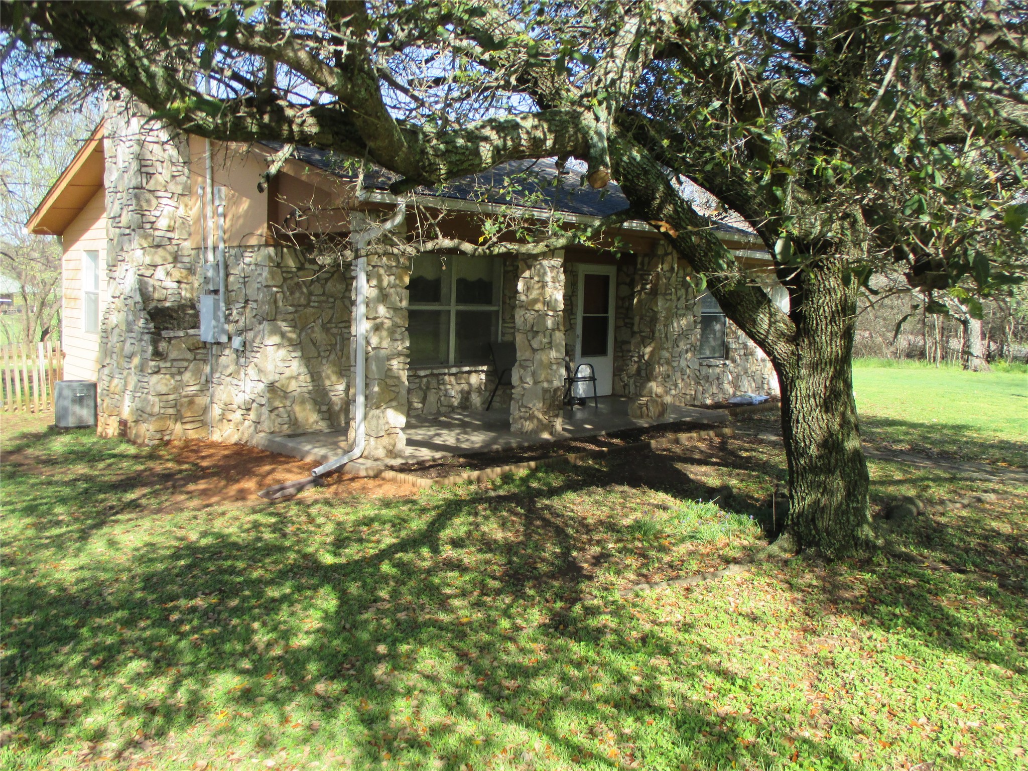 306 N Agnew Street Boyd TX 76023