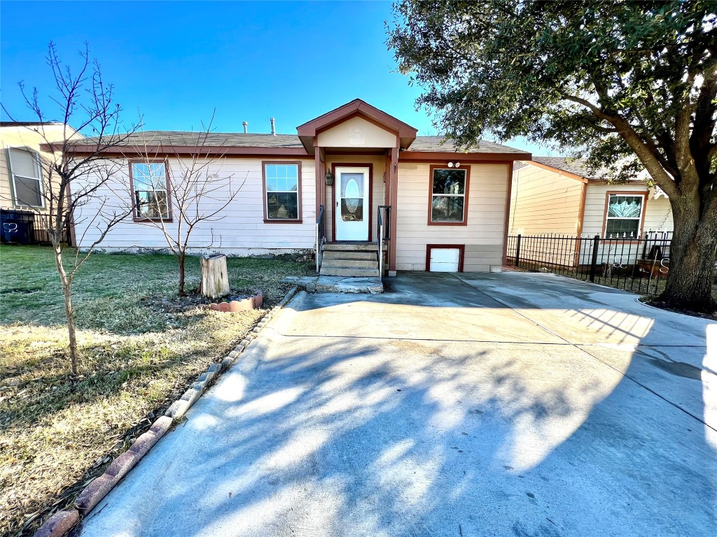 322 De Haes Avenue Dallas TX 75224