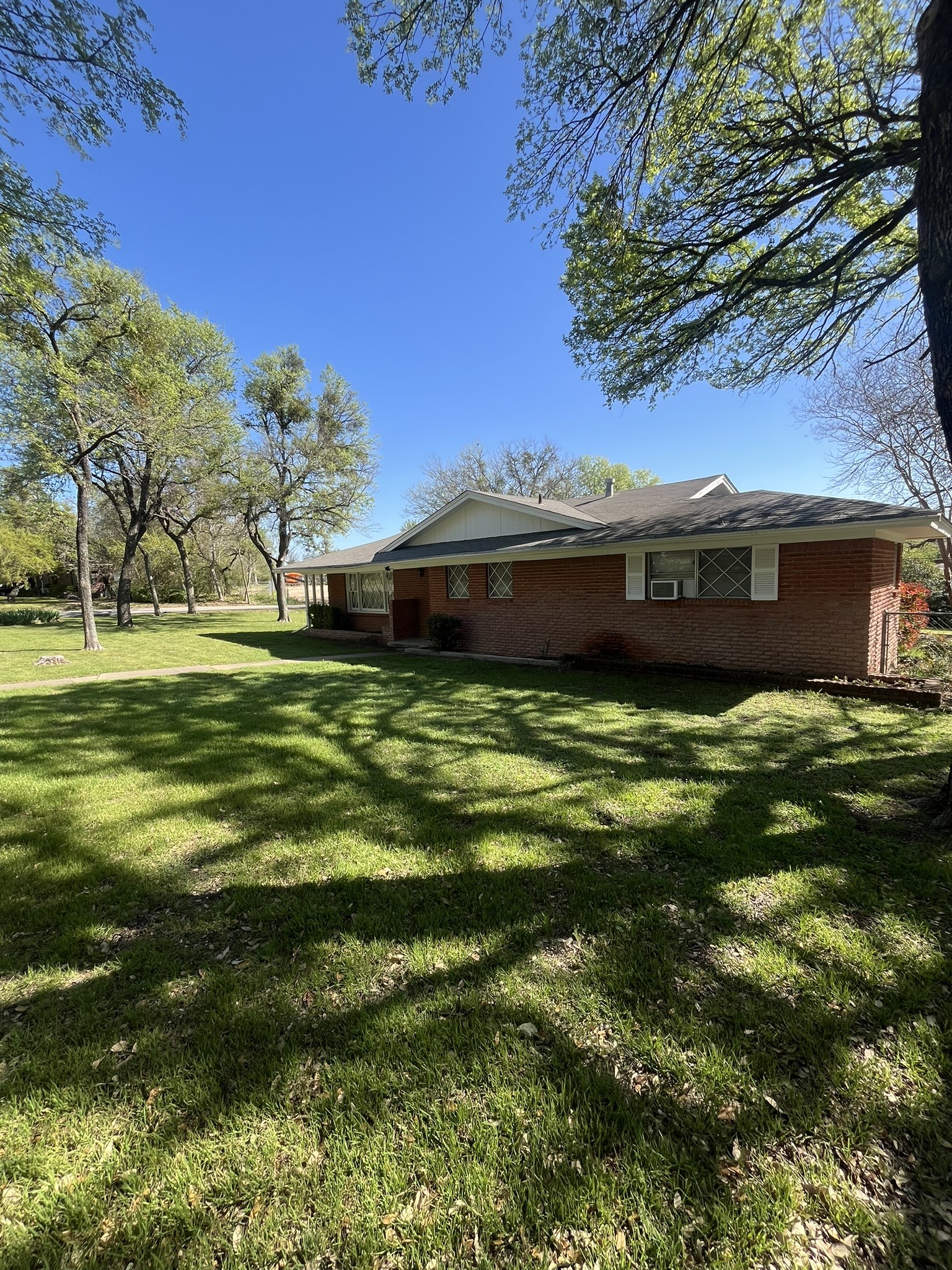111 Lakeridge Road Lakeside TX 76108