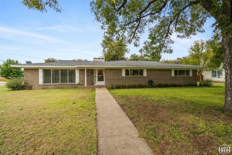 1013 Roselawn Street Brownwood TX 76801