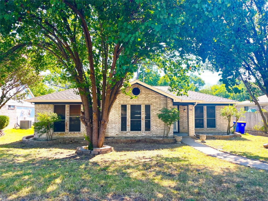 708 Oakbrook Lane Seagoville TX 75159