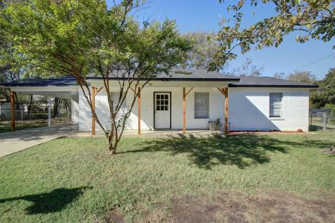 1310 W Lone Star Avenue Cleburne TX 76033