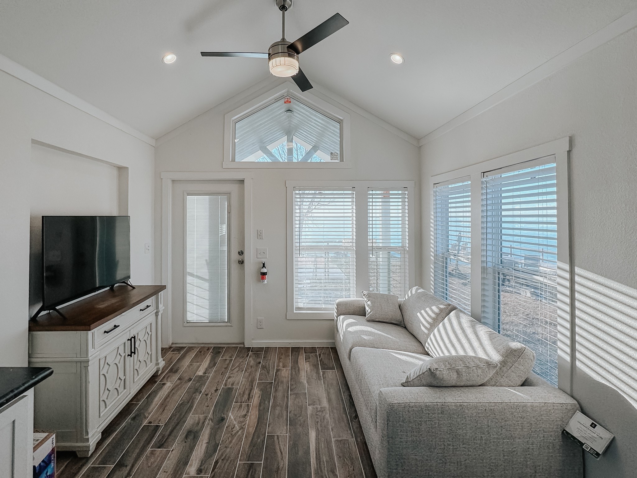 6422 Peninsula Road Kerens TX 75144