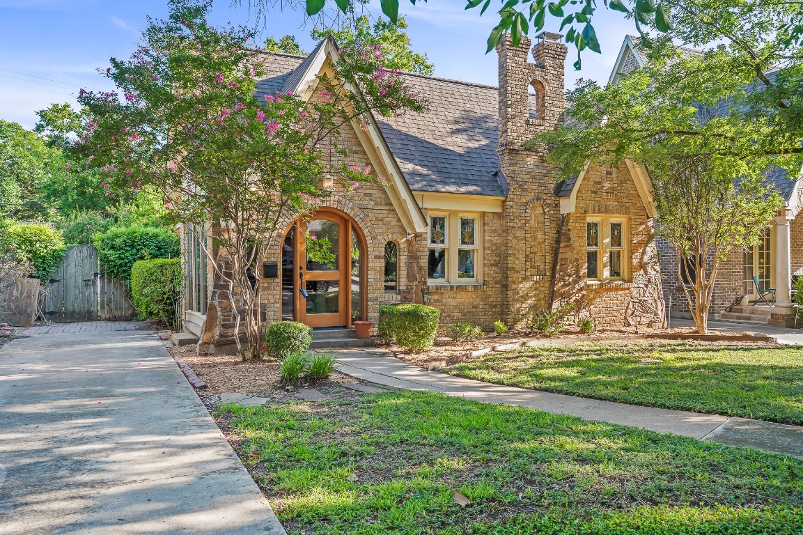 5546 Monticello Avenue Dallas TX 75206