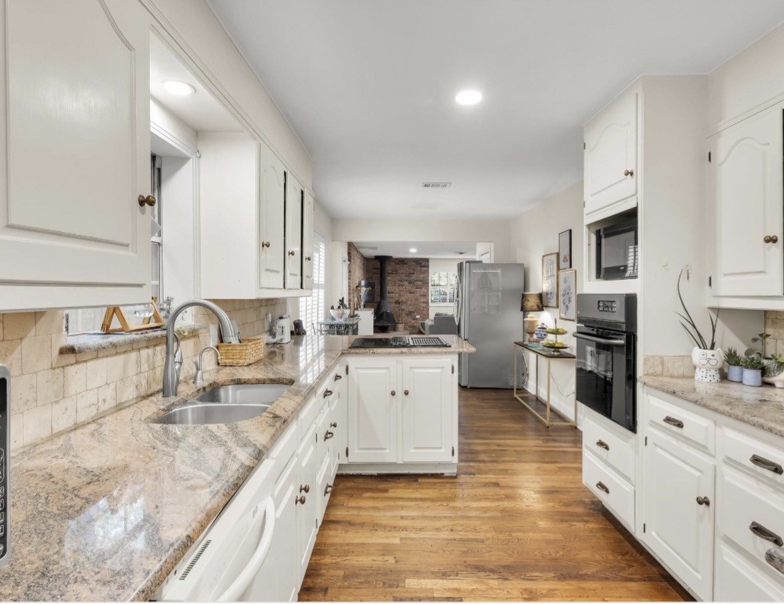 2233 Goldenrod Avenue Fort Worth TX 76111